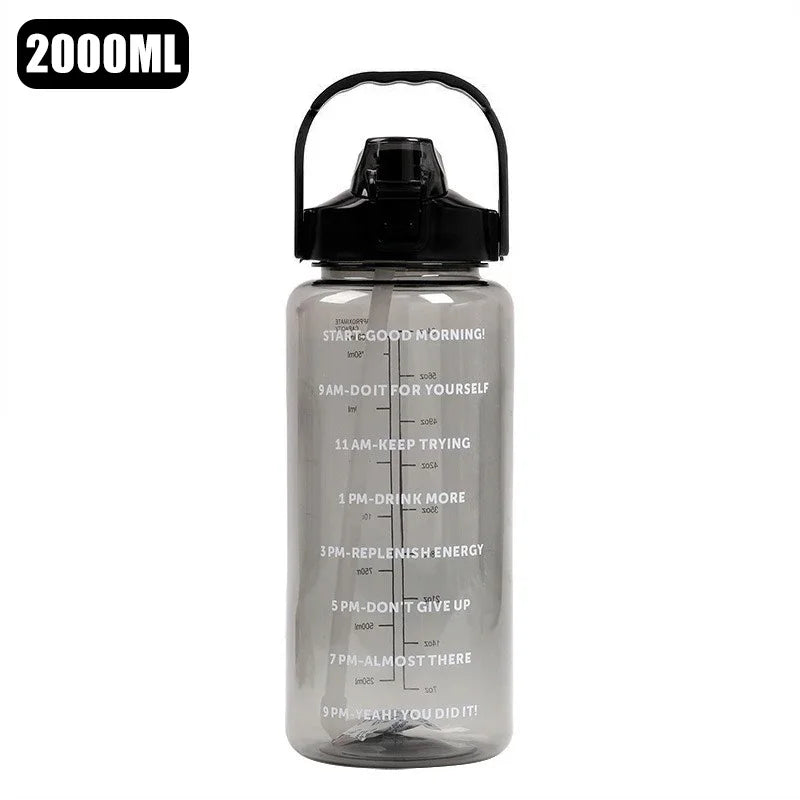 2L Große Wasserflasche Tragbare Kunststoff Stroh Reise Flasche Sport Fitness Tasse Hohe Wert Große Tasse Erwachsene Universal Wasser Flasche